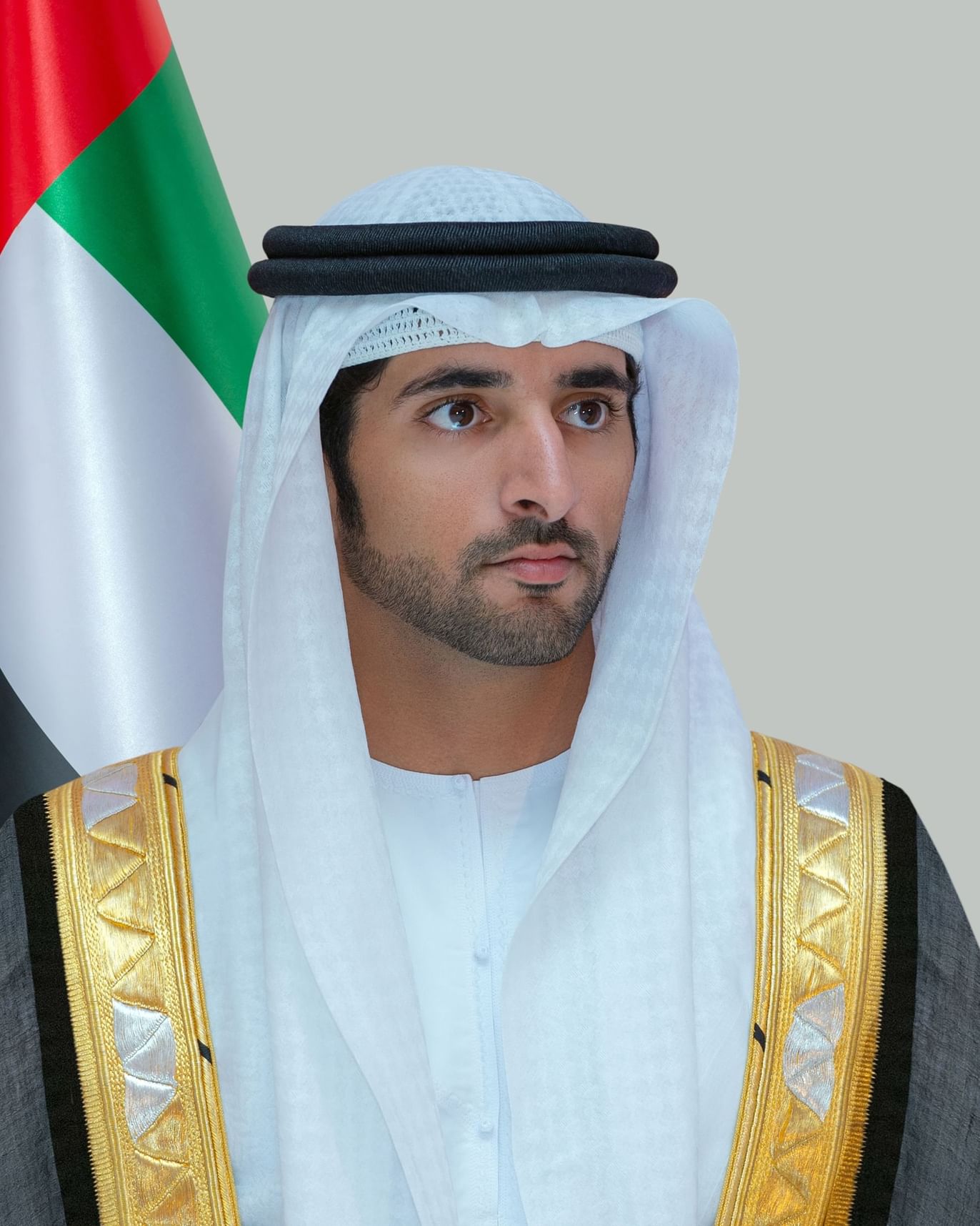حمدان بن محمد يصدر قراراً بتنظيم مزاولة منشآت المناطق الحرة لأنشطتها داخل دبي