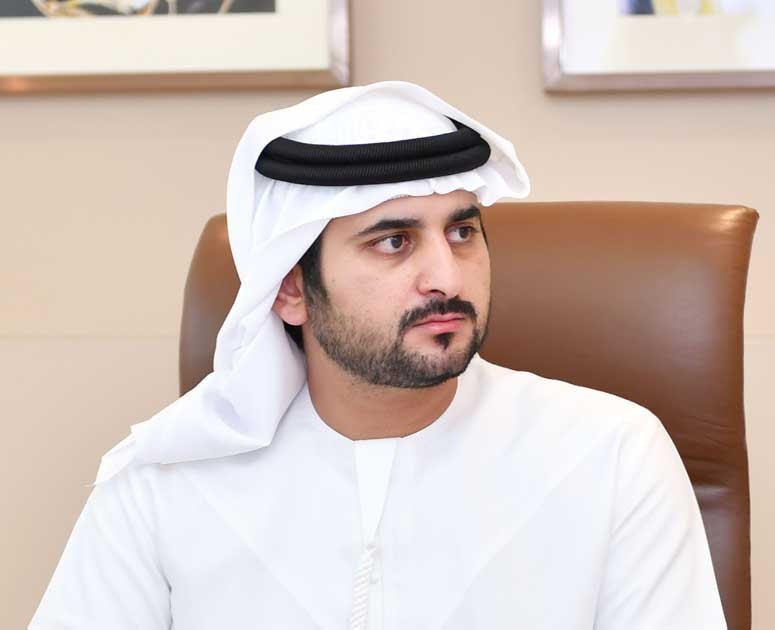 مكتوم بن محمد: من الأم تبدأ الحياة ويولد حب الوطن