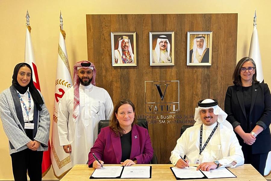 %d9%81%d8%a7%d8%aa%d9%8a%d9%84 %d8%a7%d9%84%d8%a8%d8%ad%d8%b1%d9%8a%d9%86 %d8%aa%d9%88%d9%82%d9%91%d8%b9 %d9%85%d8%b0%d9%83%d8%b1%d8%a9 %d8%aa%d9%81%d8%a7%d9%87%d9%85 %d9%85%d8%b9 %d9%81%d9%86%d8%af