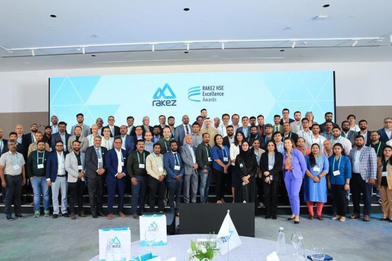 %d8%b1%d8%a7%d9%83%d8%b2 %d8%aa%d9%83%d8%b1%d9%91%d9%85 %d8%a7%d9%84%d9%85%d8%aa%d9%85%d9%8a%d8%b2%d9%8a%d9%86 %d9%81%d9%8a %d8%ad%d9%81%d9%84 %d8%aa%d9%88%d8%b2%d9%8a%d8%b9 %d8%ac%d9%88%d8%a7%d8%a6