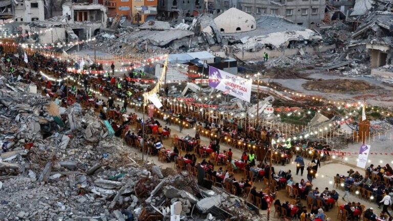 %d8%a5%d9%81%d8%b7%d8%a7%d8%b1 %d9%88%d8%b3%d8%b7 %d8%a7%d9%84%d8%b1%d9%83%d8%a7%d9%85 %d9%81%d9%84%d8%b3%d8%b7%d9%8a%d9%86%d9%8a%d9%88%d9%86 %d9%8a%d8%ad%d8%aa%d9%81%d9%84%d9%88%d9%86 %d8%a8%d8%a3