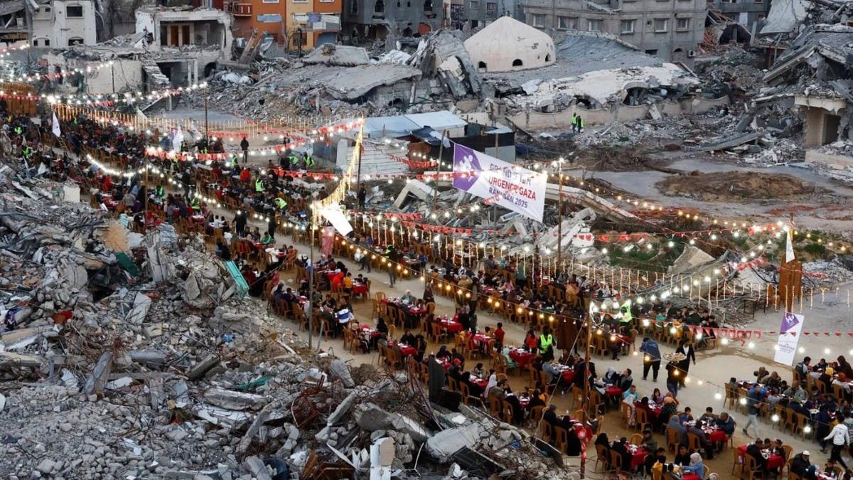 %d8%a5%d9%81%d8%b7%d8%a7%d8%b1 %d9%88%d8%b3%d8%b7 %d8%a7%d9%84%d8%b1%d9%83%d8%a7%d9%85 %d9%81%d9%84%d8%b3%d8%b7%d9%8a%d9%86%d9%8a%d9%88%d9%86 %d9%8a%d8%ad%d8%aa%d9%81%d9%84%d9%88%d9%86 %d8%a8%d8%a3