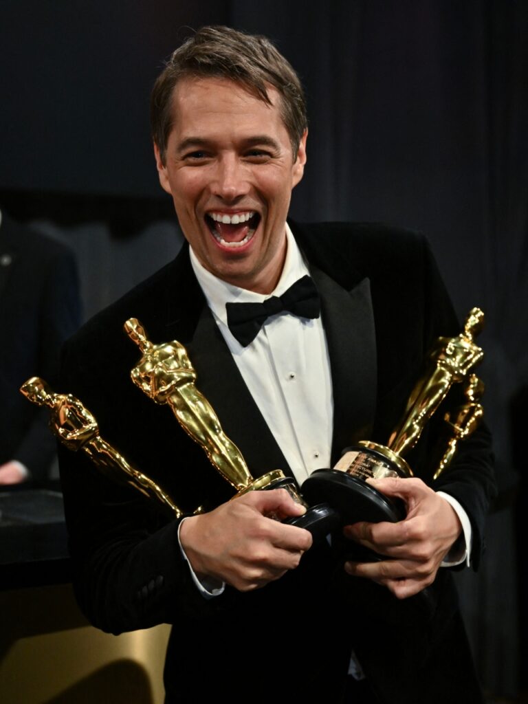 %d8%a3%d9%86%d9%88%d8%b1%d8%a7 %d9%8a%d8%aa%d8%b5%d8%af%d8%b1 %d9%82%d8%a7%d8%a6%d9%85%d8%a9 %d8%a7%d9%84%d9%81%d8%a7%d8%a6%d8%b2%d9%8a%d9%86 %d9%81%d9%8a %d8%ad%d9%81%d9%84 %d8%aa%d9%88%d8%b2