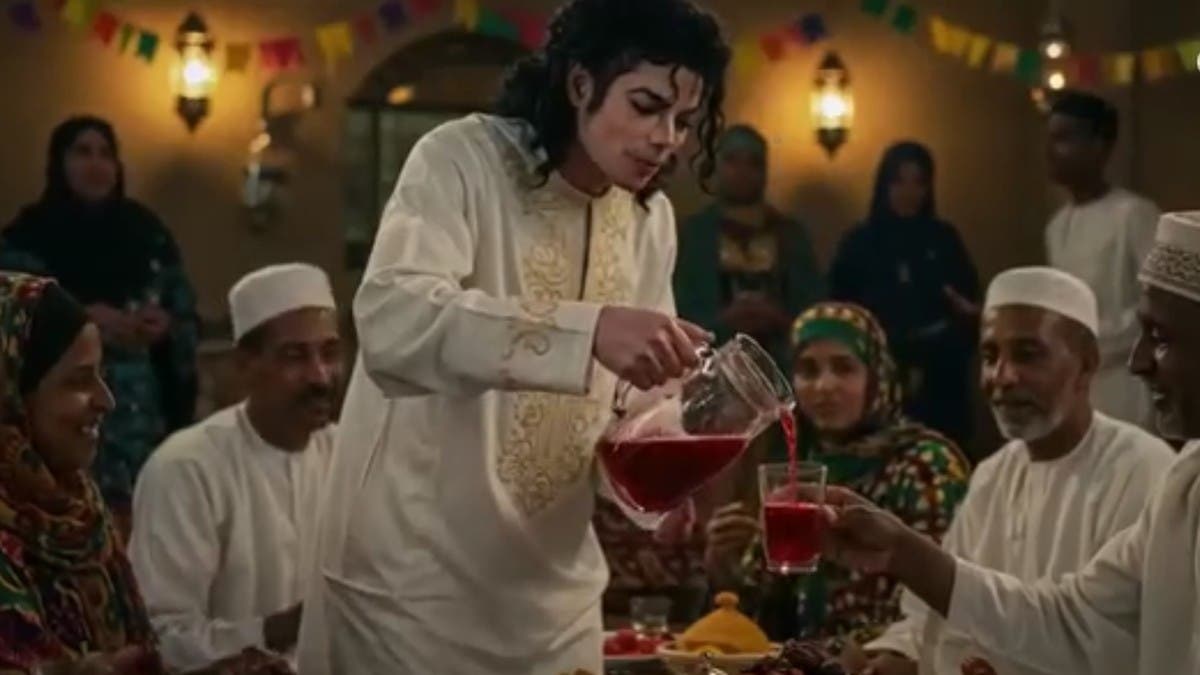 %d9%85%d8%a7%d9%8a%d9%83%d9%84 %d8%ac%d8%a7%d9%83%d8%b3%d9%88%d9%86 %d9%88%d8%b3%d8%a8%d8%a7%d9%8a%d8%af%d8%b1%d9%85%d8%a7%d9%86 %d8%b9%d9%84%d9%89 %d9%85%d8%a7%d8%a6%d8%af%d8%a9 %d8%a5%d9%81%d8%b7