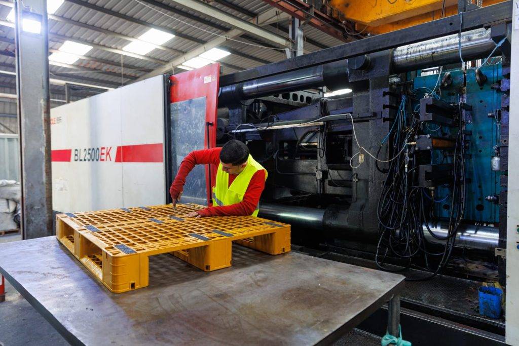 الصين تواجه خسائر فادحة في قطاع البلاستيك .. المصانع معرضة للتعطل