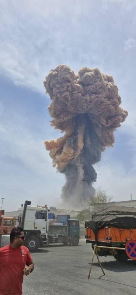 انفجار قوي يهز ميناء رجائي جنوب إيران