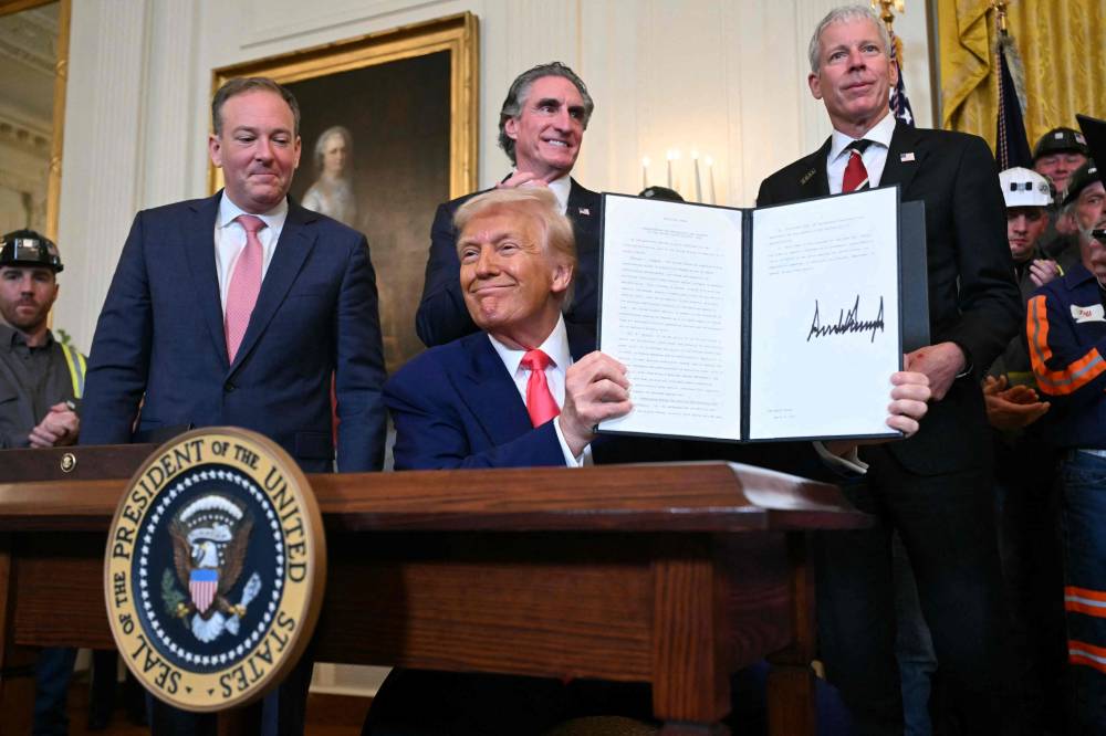 “فاينانشيال تايمز”: ترمب يخطط لتخزين معادن المحيط الهادي لمواجهة الصين