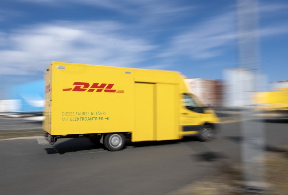 DHL تستأنف الشحنات العالمية التي تتجاوز 800 دولار إلى المستهلكين في أميركا