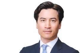 الجنرال ديفيد بترايوس رئيساً لمجلس إدارة “كيه كيه آر الشرق الأوسط”