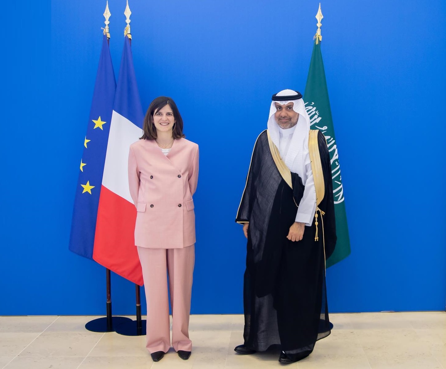 السعودية تمهّد لتعاون صحي واسع في الابتكار والتقنية الحيوية مع فرنسا