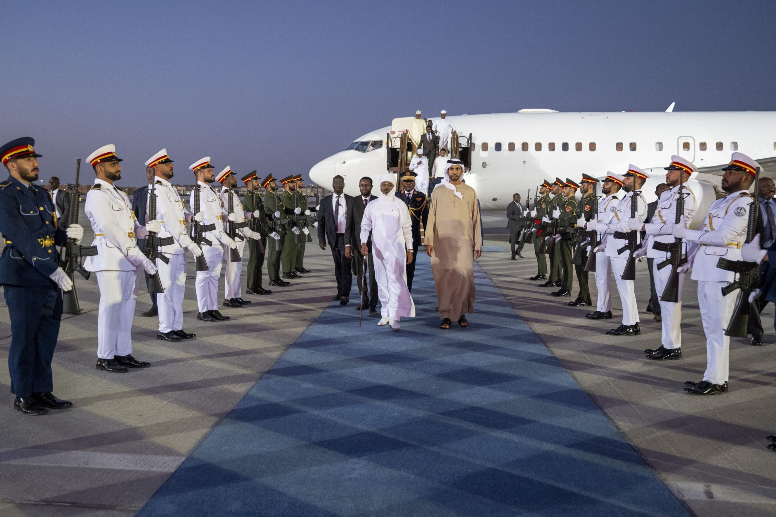 رئيس تشاد يصل الدولة في زيارة رسمية