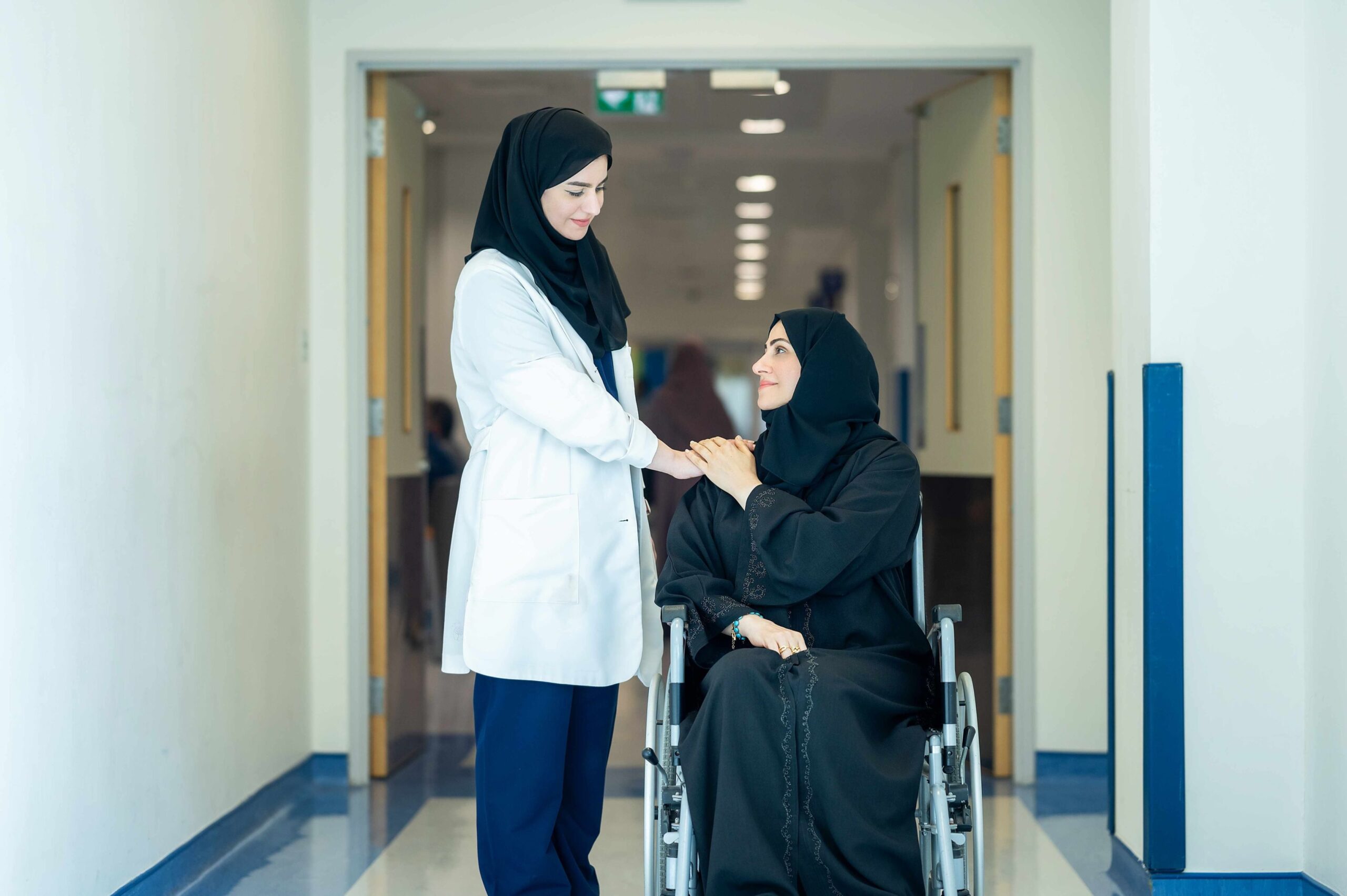 “دبي الصحية” تعتمد برنامجاً لقياس وتحسين تجربة المرضى