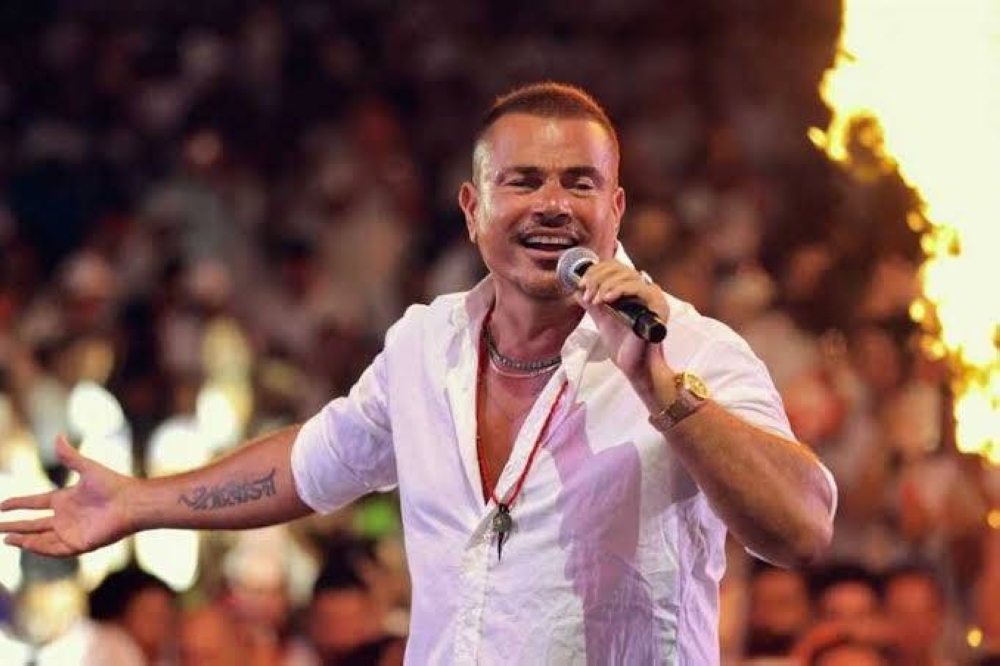 صدمة في مصر.. تذكرة حفل عمرو دياب بنصف مليون جنيه !