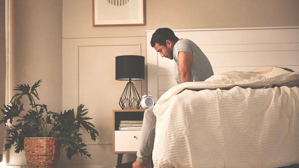 6 علامات مرتبطة بالنوم تُنذر بمشاكل صحية خطيرة.. تعرَّف عليها