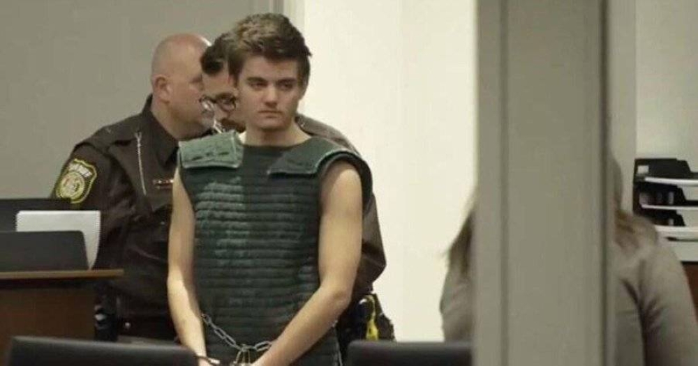 مراهق أمريكي يواجه اتهامات بقتل والديه لتمويل مخطط اغتيال ترمب