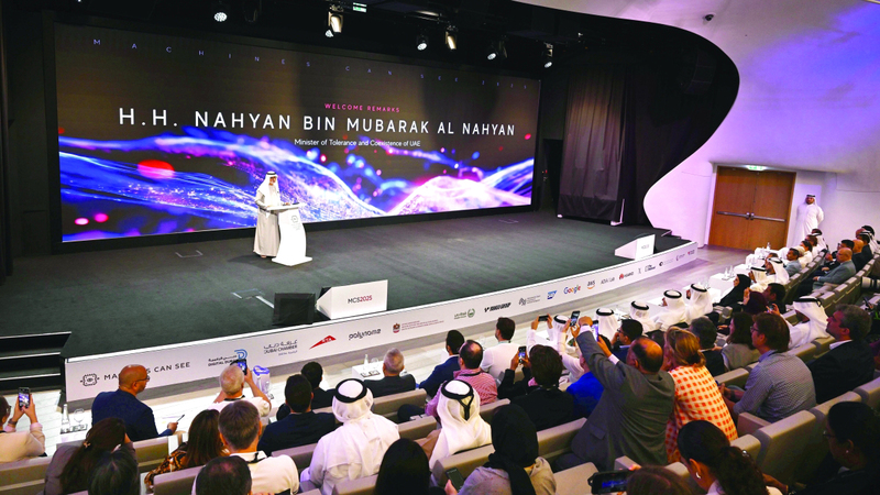 نهيان بن مبارك: القيم الإنسانية عناصر محورية في توجيه الذكاء الاصطناعي