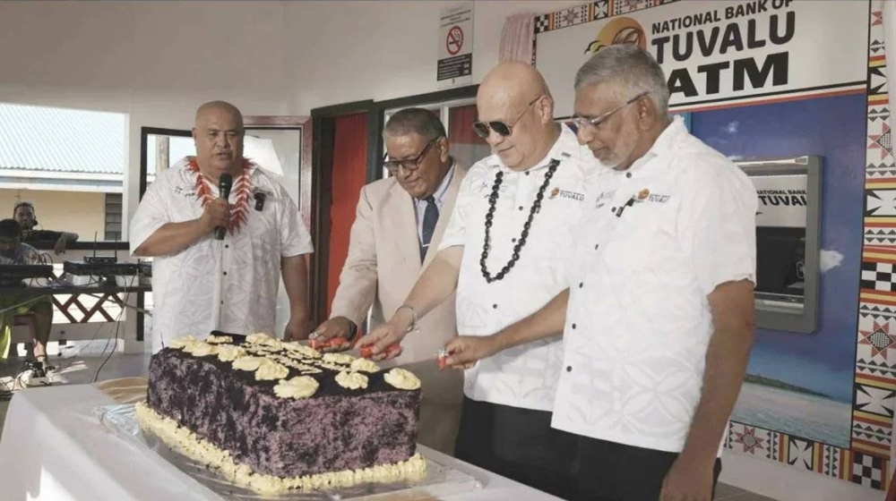 احتفال تاريخي في «توفالو».. صراف آلي يكسر عزلة المحيط الهادئ