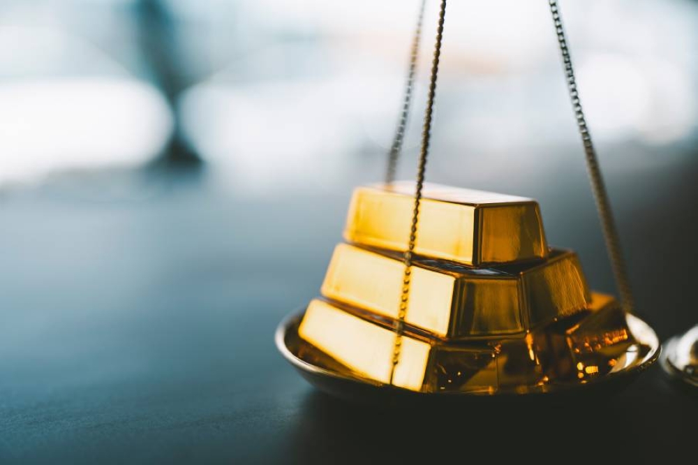 الذهب يفقد بريقه مع انحسار المخاوف بشأن رسوم ترامب الجمركية