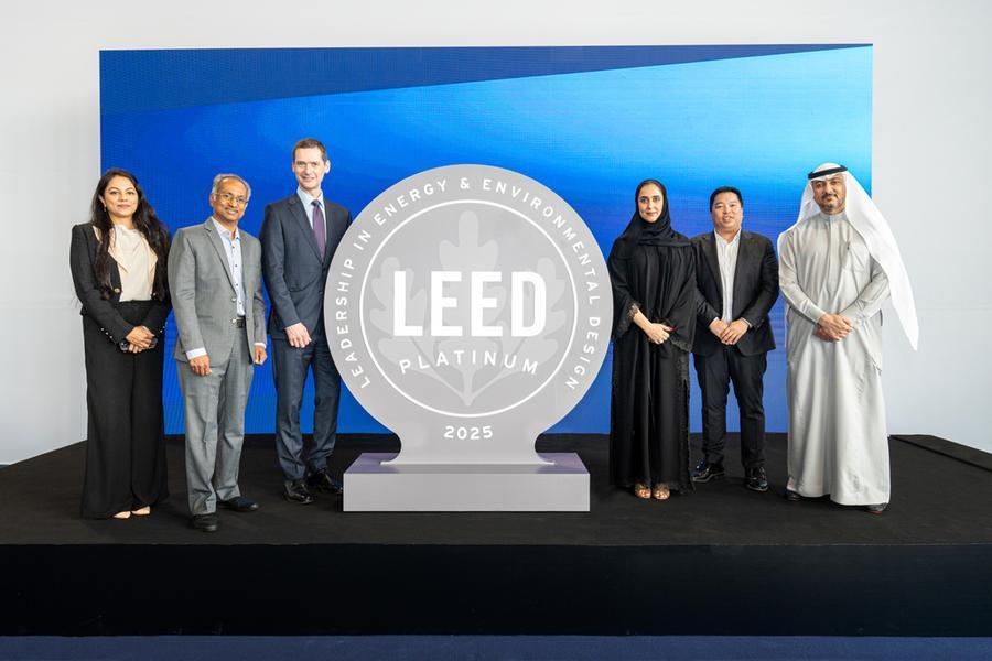مجموعة بنك الإمارات دبي الوطني تحصل على25 شهادة LEED للريادة في تصاميم الطاقة والبيئة من الفئة البلاتينية