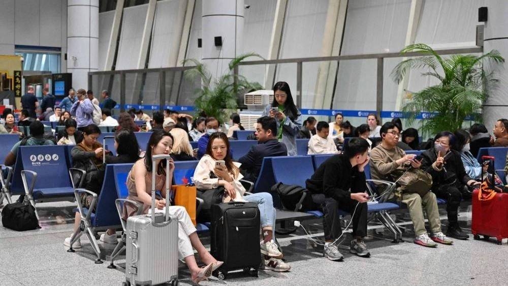 الصين: إلغاء مئات الرحلات الجوية بسبب رياح عاتية