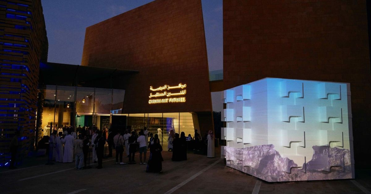 مَكْنَنَة.. معرض فني يكشف علاقة الفنان العربي بالتكنولوجيا