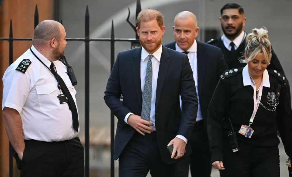 %d9%85%d8%ad%d8%a7%d9%85%d9%8a%d8%a9 %d8%a7%d9%84%d8%a3%d9%85%d9%8a%d8%b1 %d9%87%d8%a7%d8%b1%d9%8a %d8%ad%d9%8a%d8%a7%d8%aa%d9%87 %d9%81%d9%8a %d8%ae%d8%b7%d8%b1