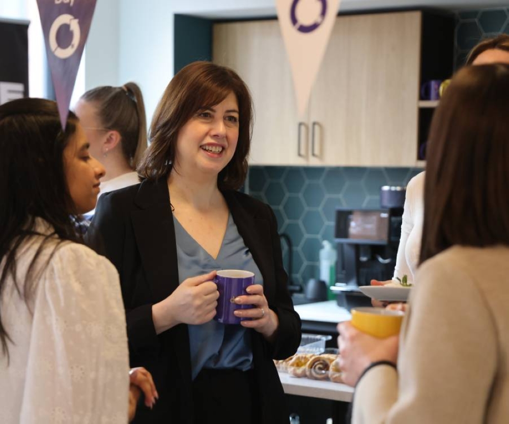 اختراق حساب رئيسة مجلس العموم البريطاني على إكس واستخدامه للترويج لعملة مشفرة