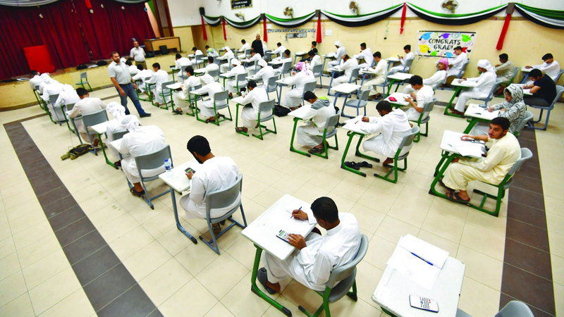 مدارس حكومية تدعو طلبة  إلى سداد الرسوم كاملة