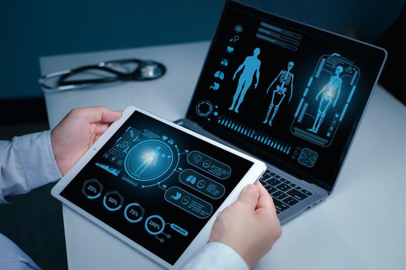 بي دبليو سي الشرق الأوسط وبرنامج تحول القطاع الصحي يطلقان دليلاً استراتيجياً للذكاء الاصطناعي التوليدي في قطاع الرعاية الصحية