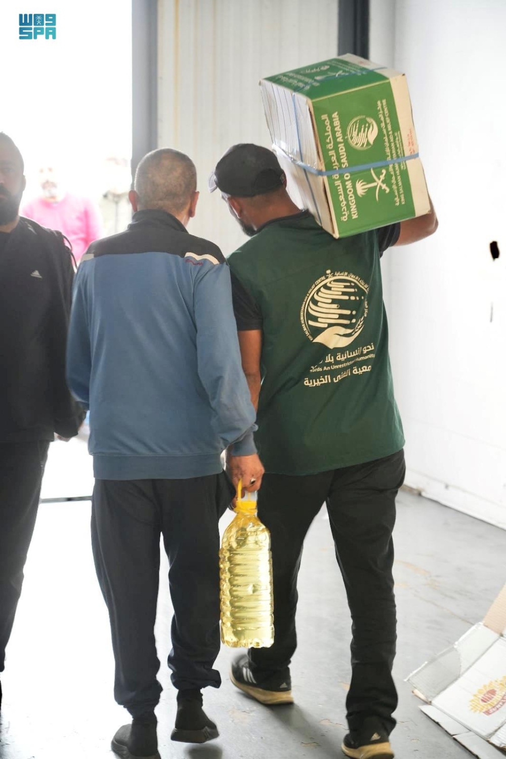 طبية وغذائية.. مركز الملك سلمان يقدم مساعدات إغاثية في 3 دول