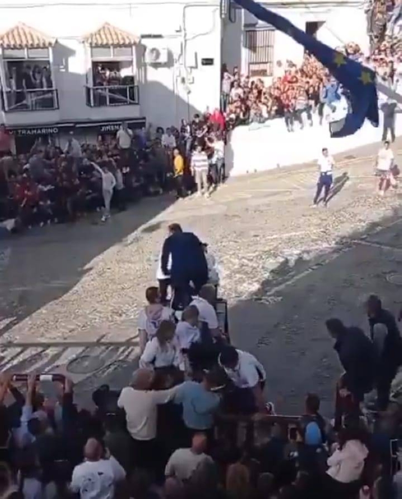 مهرجان شعبي يتحول إلى كابوس.. ثور هائج يُصيب العشرات في إسبانيا