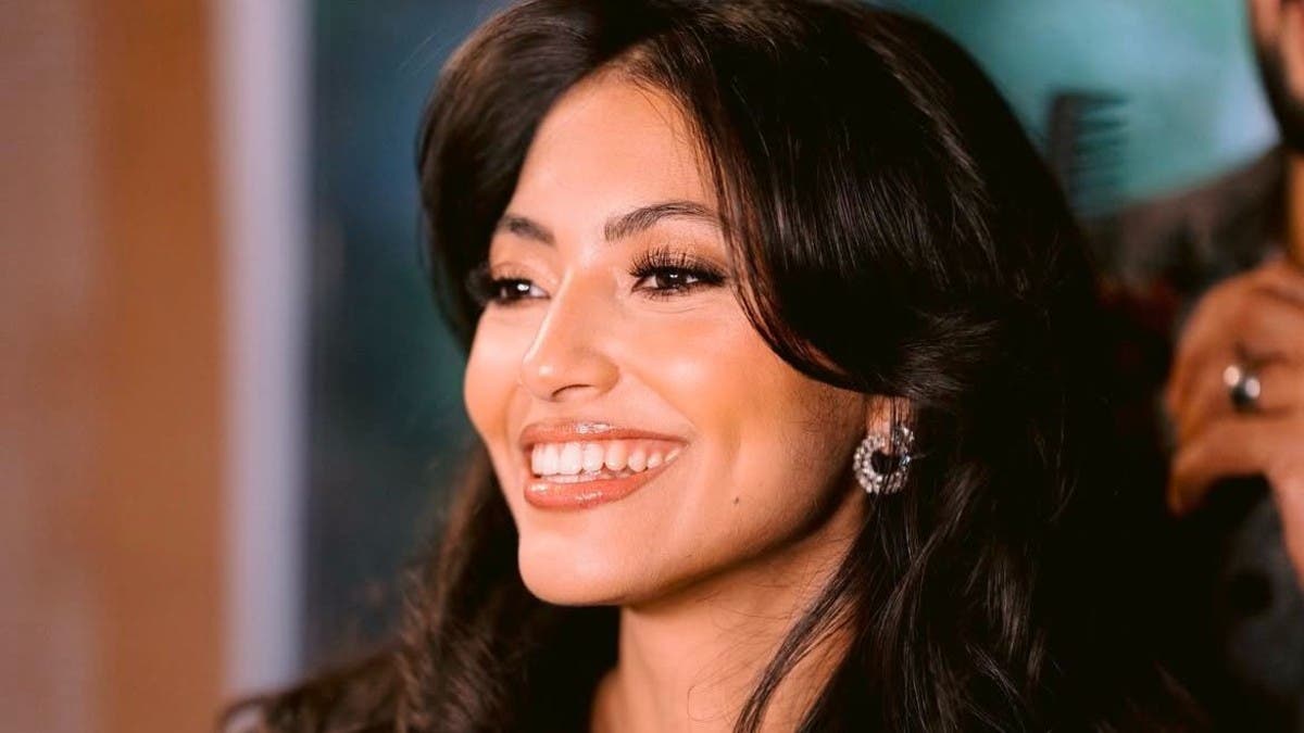 وزراء وشخصيات عامة.. فنانة مصرية شهيرة تحتفل بزفافها