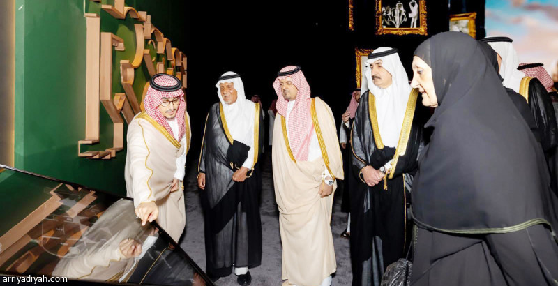 نائب أمير مكة يدشن معرض «في محبة خالد الفيصل»