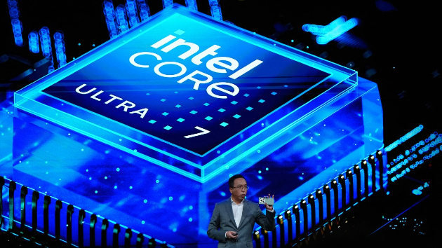 إنتل تبلغ عملاءها الصينيين بحاجة بعض أنواع الرقائق إلى ترخيص من أجل تصديرها