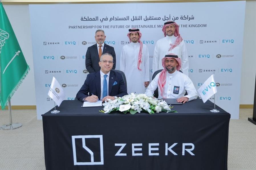 EVIQ و زيكر – الوعلان يوقعان على مذكرة تفاهم وشراكة استراتيجية