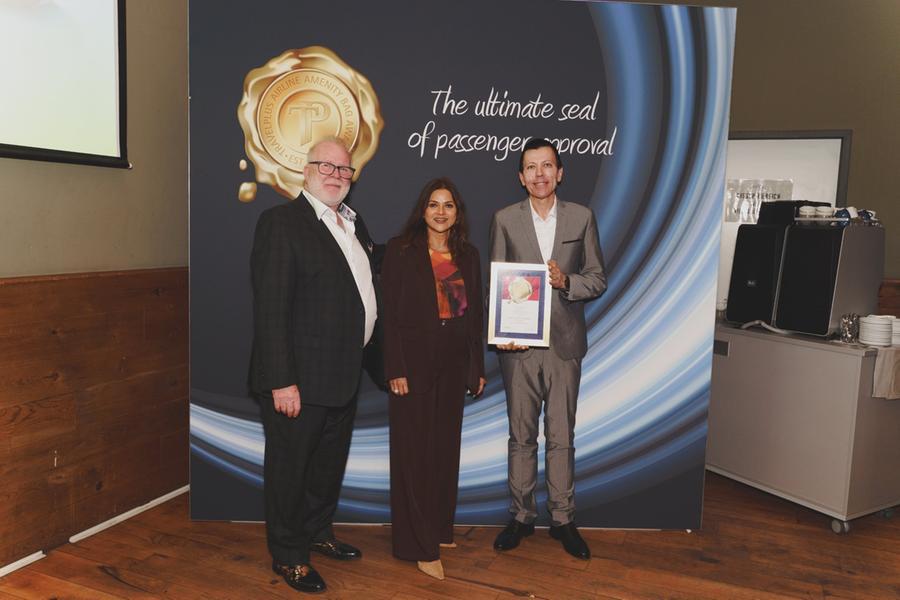 الخطوط السعودية تحصد جوائز في معرض خدمات السفر والضيافة الجوية 2025