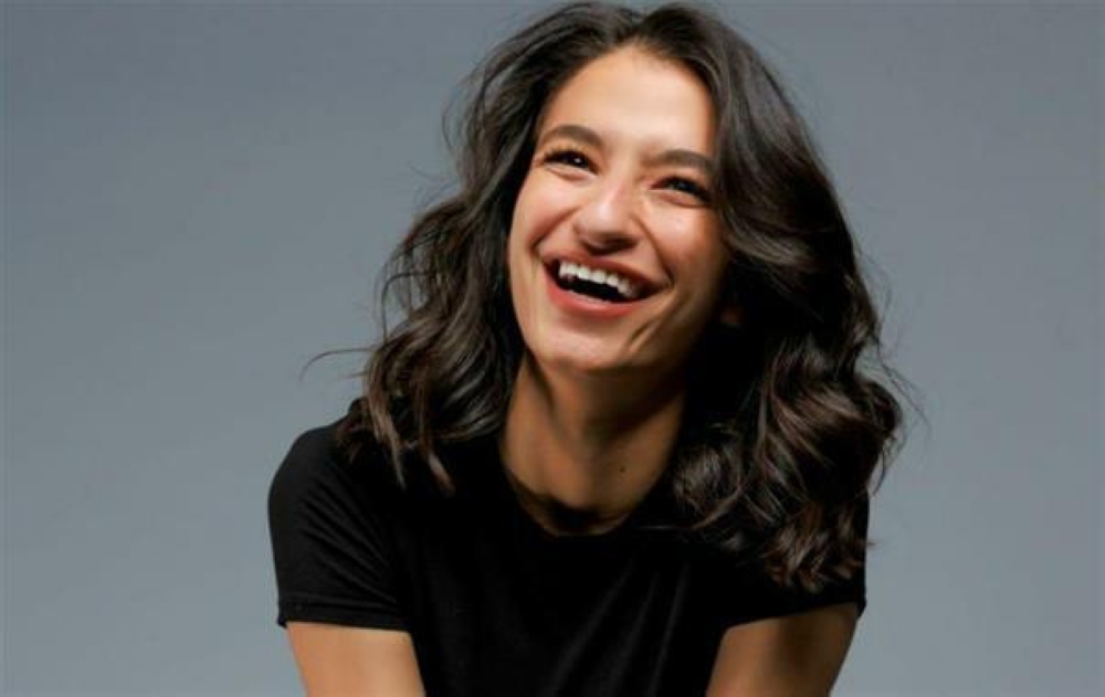 أميرة أديب تكشف عن تأخرها الفني بسبب “التنمر على أنفها”