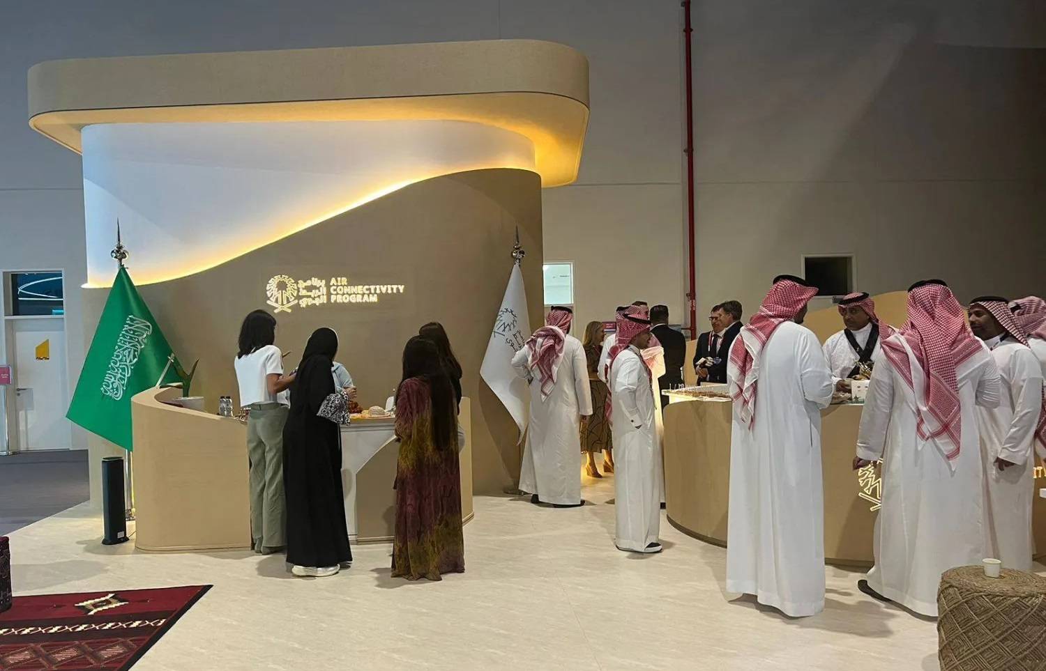 برنامج الربط الجوي: إضافة أكثر من 700 ألف مقعد للعمرة والزيارة من