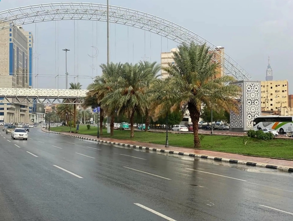 بمواصفات إنشائية دقيقة.. دليل جديد لتنظيم تركيب اللوحات التجارية بمكة