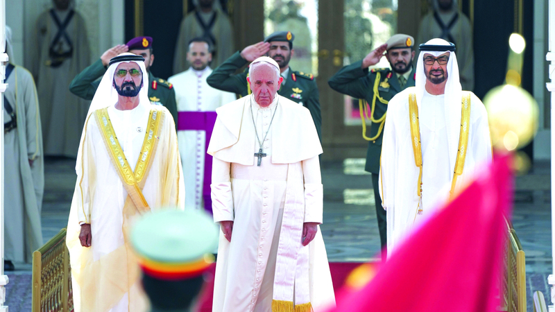 محمد بن زايد ومحمد بن راشد: البابا فرنسيس رمز عالمي للتسامح والسلام