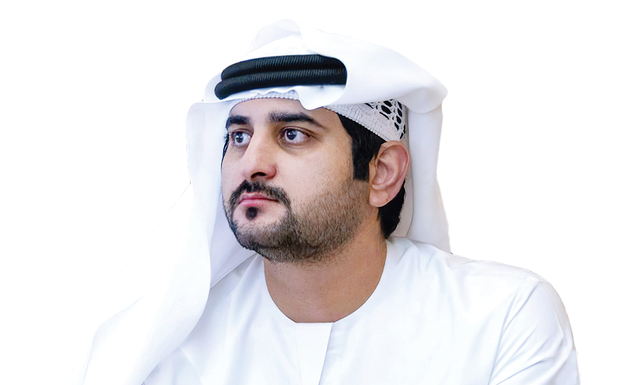 مكتوم بن محمد يشيد بجهود محمد سلطان بن ثاني في توثيق الحياة ونشر روح الإيجابية بدبي