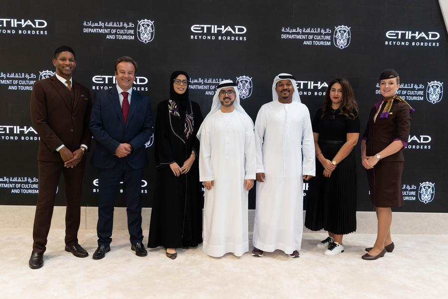 الاتحاد للطيران ودائرة الثقافة والسياحة -أبوظبي تحتفلان بنجاح قياسي لبرنامج التوقف في أبوظبي