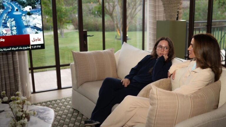 %d8%a7%d9%84%d9%85%d9%84%d9%83%d8%a9 %d8%b1%d8%a7%d9%86%d9%8a%d8%a7 %d8%aa%d8%ba%d9%8a%d8%a8 %d8%b9%d9%86 %d8%a7%d8%ad%d8%aa%d9%81%d8%a7%d9%84 %d8%a7%d9%84%d8%a7%d8%b3%d8%aa%d9%82%d9%84%d8%a7%d9%84