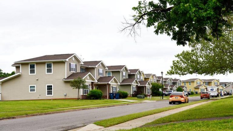 %d8%b3%d9%88%d9%82 %d8%a7%d9%84%d8%b9%d9%82%d8%a7%d8%b1%d8%a7%d8%aa %d8%a7%d9%84%d8%a3%d9%85%d8%b1%d9%8a%d9%83%d9%8a%d8%a9 %d9%81%d9%8a %d9%82%d8%a8%d8%b6%d8%a9 %d9%83%d8%a8%d8%a7%d8%b1 %d8%a7%d9%84