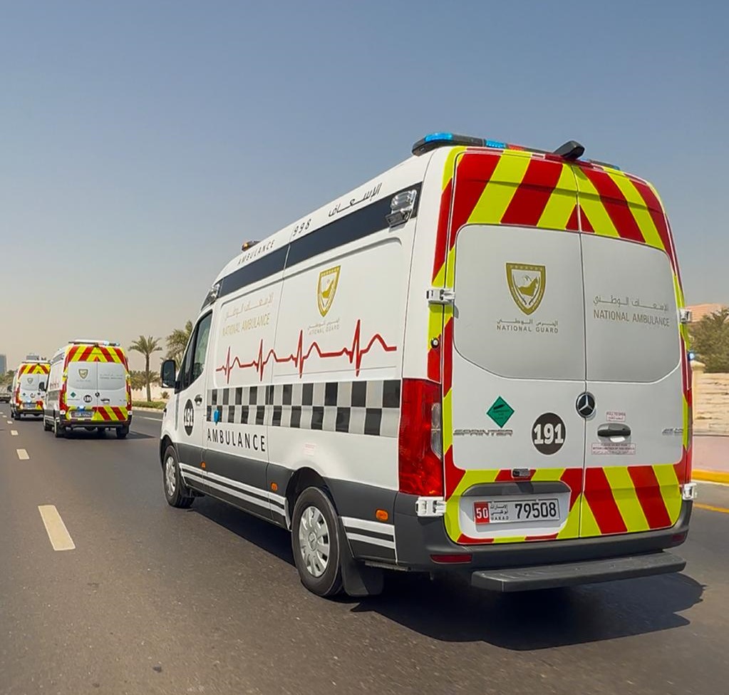 الإسعاف الوطني يتعامل مع حادث تصادم بين حافلتين مدرسيتين في الشارقة