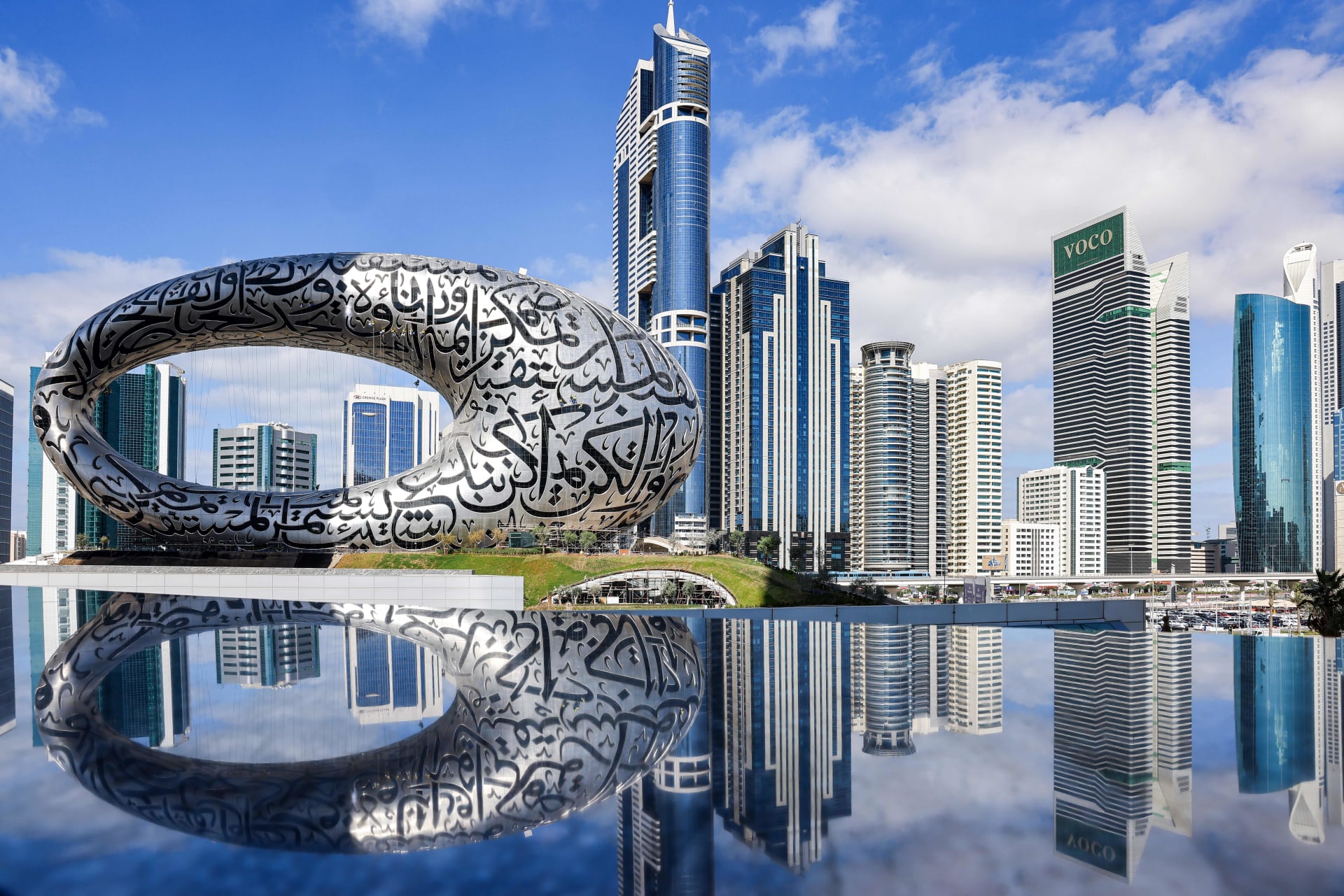 طقس الغد صحو بوجه عام ورطب ليلاً
