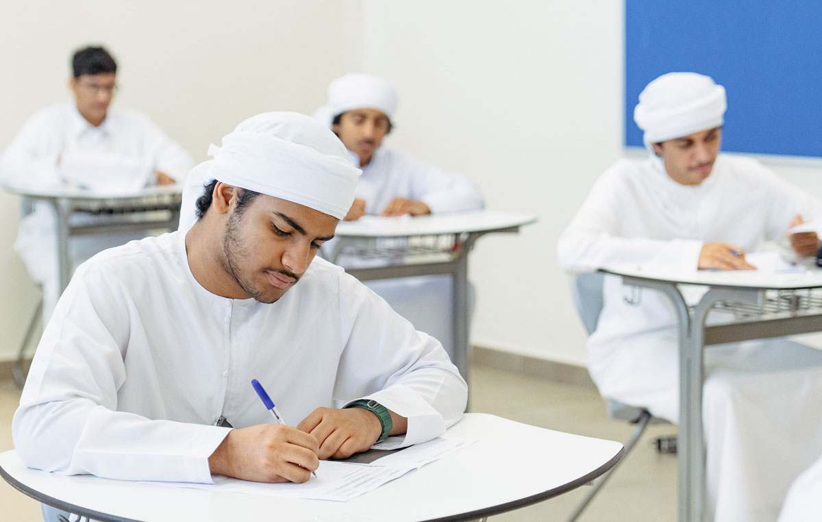 3 فئات من الصفوف الثالث إلى الثاني عشر تتقدم للاختبارات التعويضية الجمعة