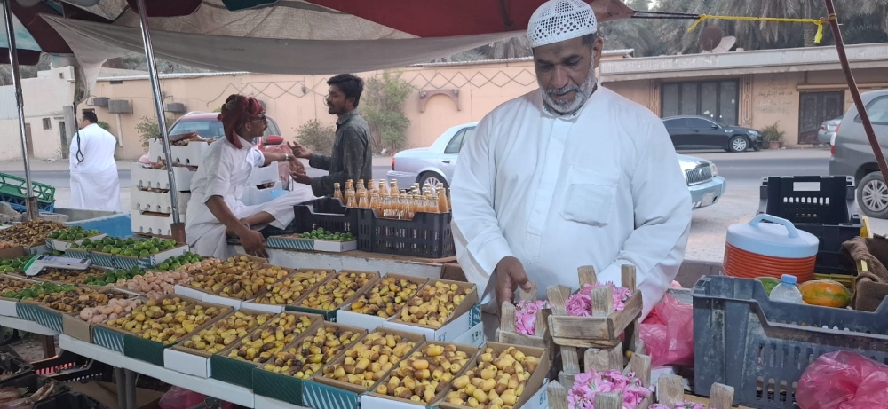 بإنتاج يتجاوز 120 ألف طن.. الأحساء تبدأ موسم حصاد 20 نوعًا من الرطب