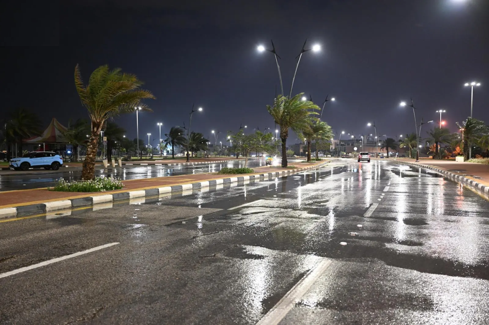طقس المملكة.. هطول أمطار غزيرة على عدة محافظات بعسير