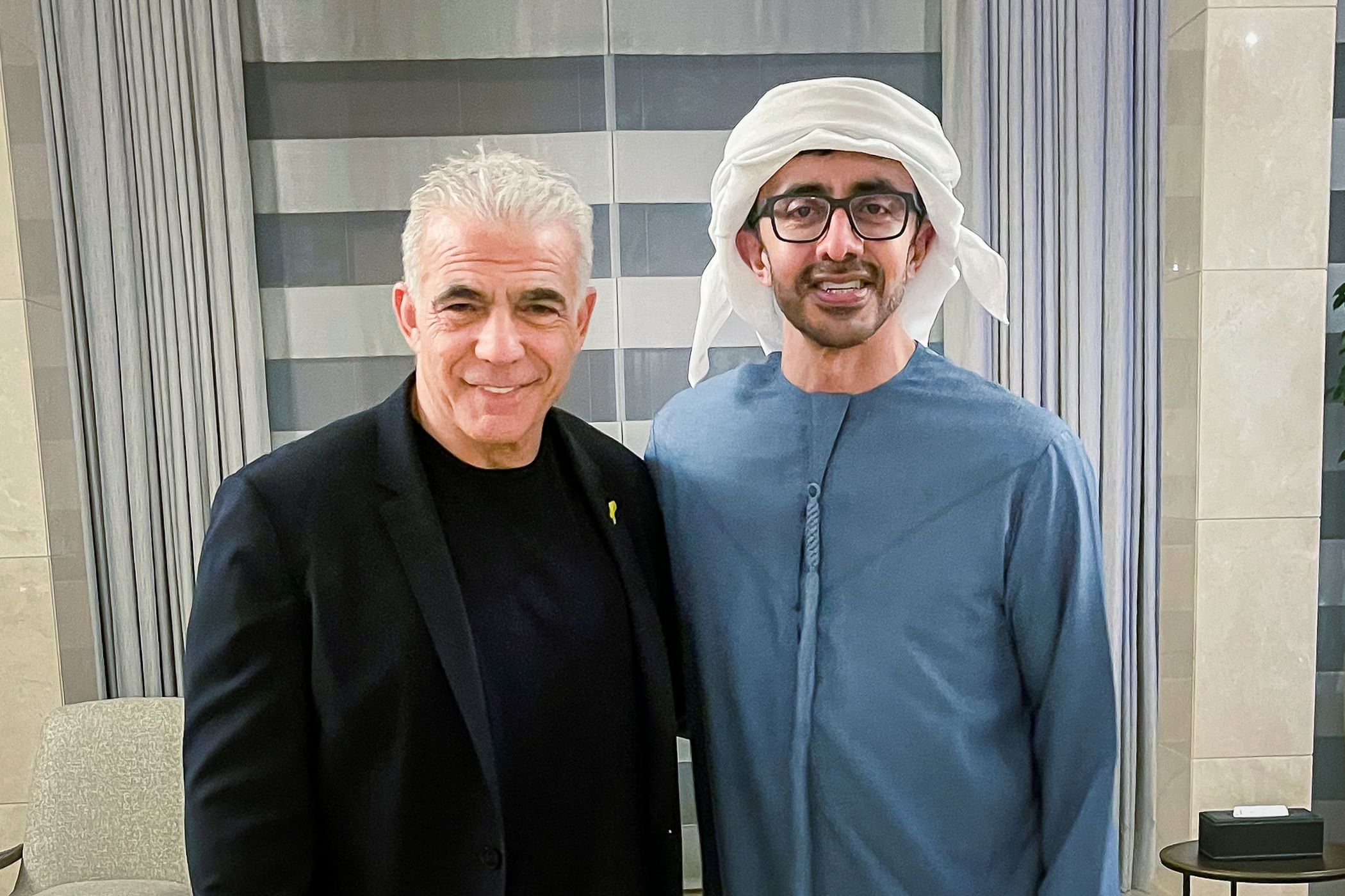 عبدالله بن زايد يؤكد دعم الإمارات للجهود الرامية لوقف إطلاق النار في غزة
